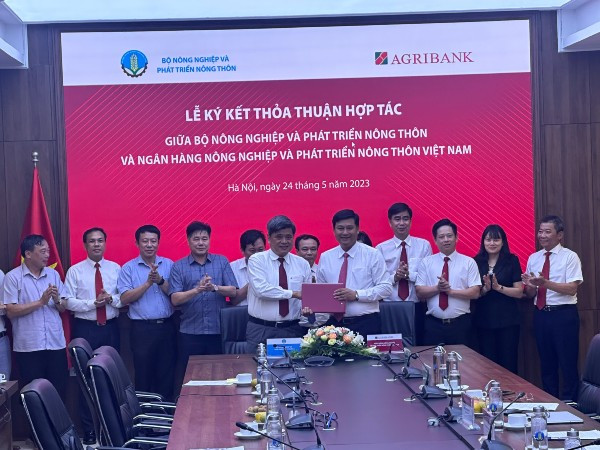 Quang cảnh Lễ ký kết giữa Bộ Nông nghiệp và Phát triển nông thôn với Ngân hàng Nông nghiệp và Phát triển nông thôn Việt Nam.