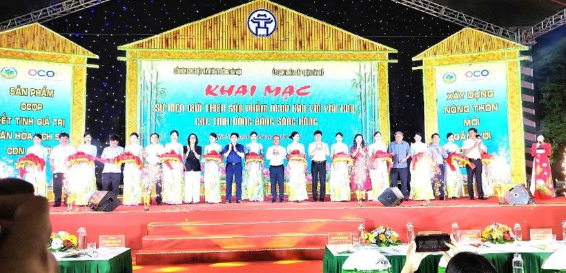 Khai mạc Sự kiện Giới thiệu sản phẩm OCOP gắn với văn hoá các tỉnh Đồng bằng sông Hồng. 