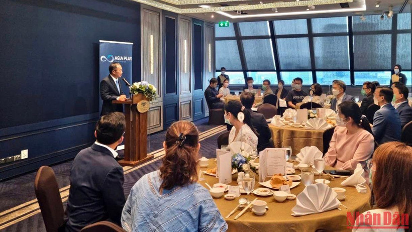 Quang cảnh buổi gặp gỡ các doanh nghiệp. 