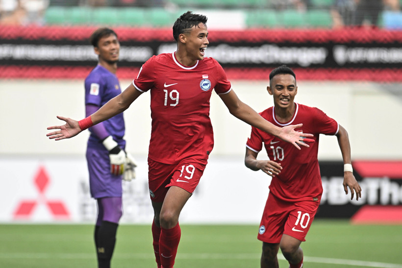 Ilhan Fandi ăn mừng sau khi ghi bàn gỡ hòa cho Singapore. (Ảnh: AFF)
