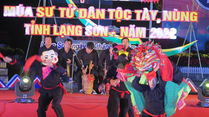 Các đội múa sư tử tham gia trình diễn tại Hội thi múa sư tử dân tộc Tày, Nùng của tỉnh Lạng Sơn năm 2022.