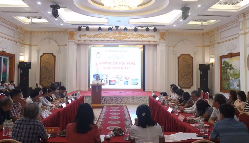 Toàn cảnh buổi hội thảo báo chí về chuyển đổi số.