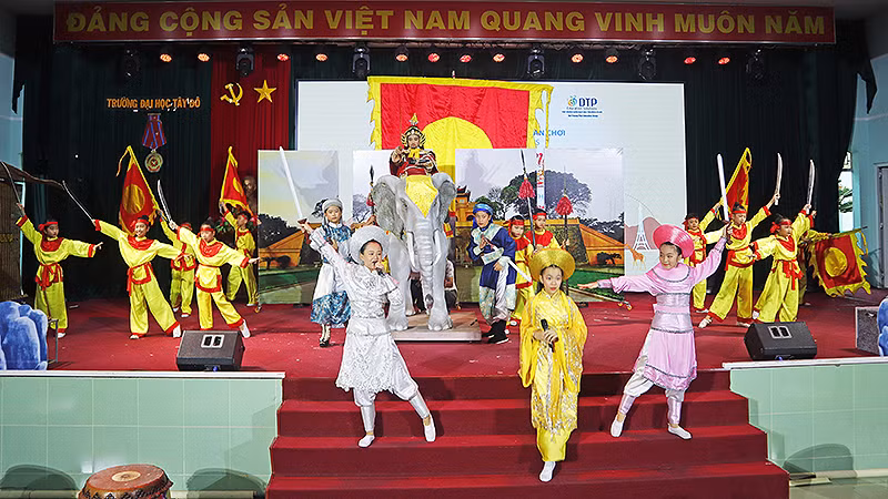 Màn hùng biện sân khấu hóa đầy màu sắc giành giải Nhất của Liên đội Trường Tiểu học Thiên Hộ Dương (thành phố Mỹ Tho, tỉnh Tiền Giang).