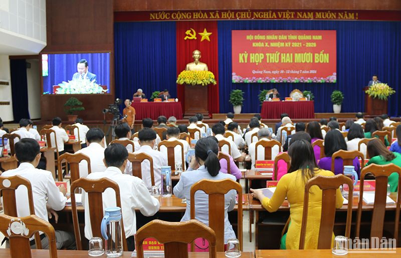 Quang cảnh kỳ họp thứ 24, Hội đồng nhân dân tỉnh Quảng Nam (khóa X).