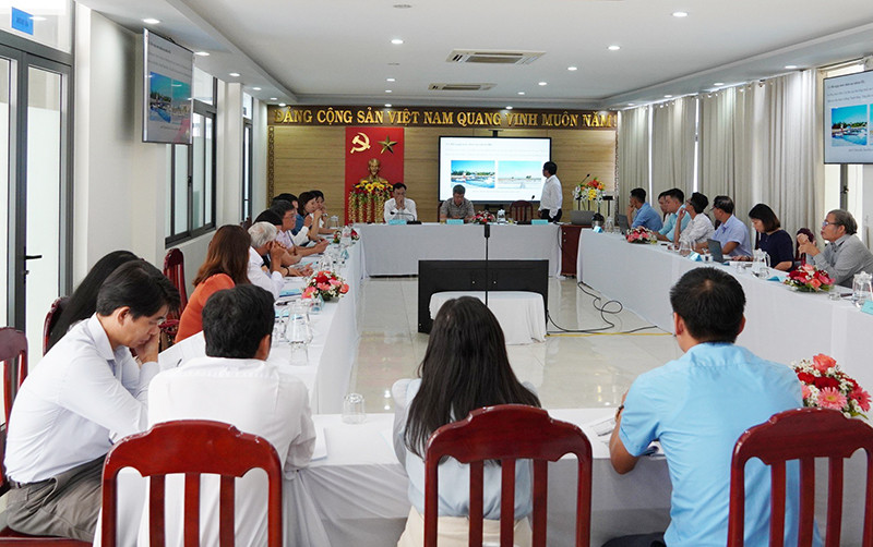 Quang cảnh hội thảo khoa học “Nghiên cứu đa dạng sinh học khu vực biển ven bờ xã Tam Hải, Núi Thành, Quảng Nam”.