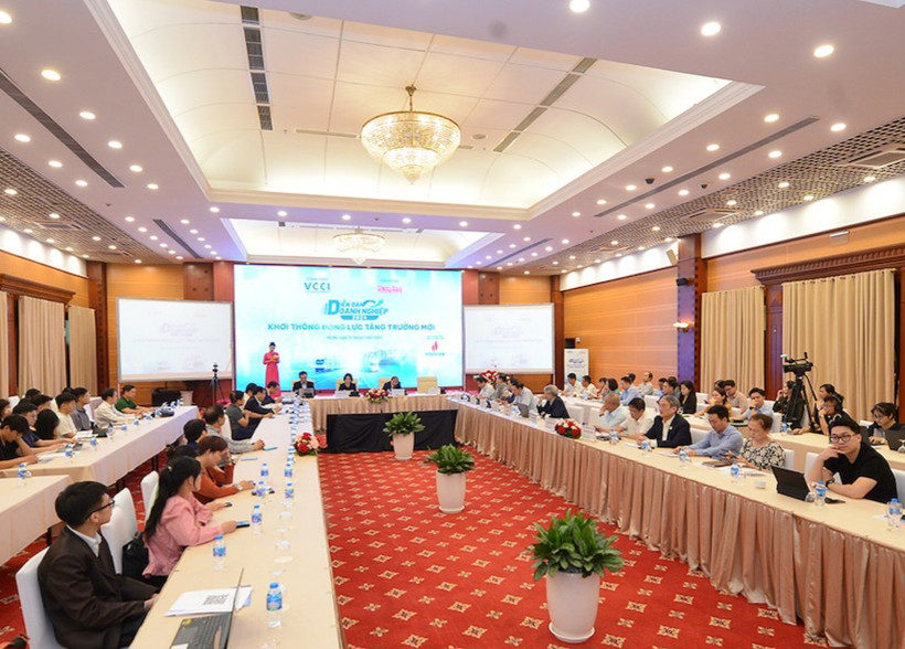Toàn cảnh diễn đàn.