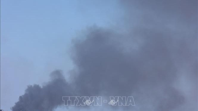 Khói bốc lên sau cuộc không kích trong xung đột Hamas-Israel tại Dải Gaza ngày 16/5/2024. (Ảnh: THX/TTXVN)