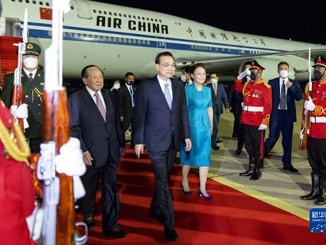 Thủ tướng Lý Khắc Cường đến Phnom Penh để tham dự Hội nghị cấp cao ASEAN và thăm chính thức Campuchia. (Ảnh: Bộ Ngoại giao Trung Quốc)