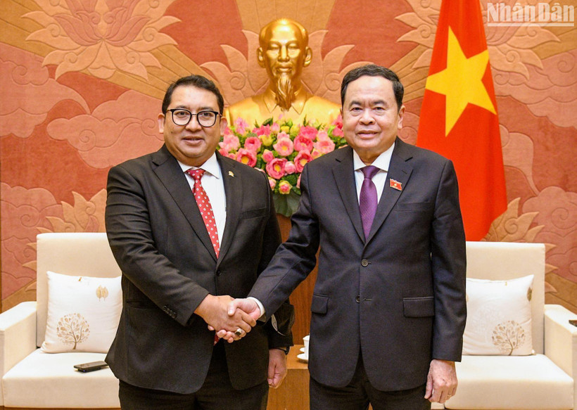 Phó Chủ tịch Thường trực Quốc hội Trần Thanh Mẫn và Chủ nhiệm Ủy ban Hợp tác Liên Nghị viện, Hạ viện Indonesia Fadli Zon tại buổi tiếp. (Ảnh: DUY LINH)
