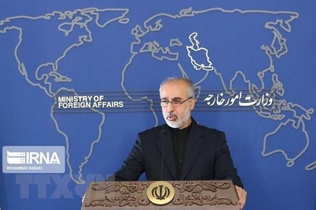 Người phát ngôn Bộ Ngoại giao Iran Nasser Kanaani phát biểu tại cuộc họp báo ở Tehran. (Ảnh: IRNA/TTXVN)