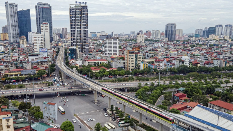 Dự án tuyến đường sắt đô thị số 3 Nhổn-ga Hà Nội đã hoàn thành đoạn trên cao (Nhổn-Cầu Giấy), chuẩn bị đưa vào vận hành thương mại. (Ảnh Duy Linh)