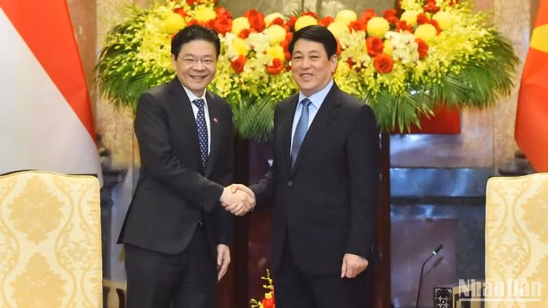 Chủ tịch nước Lương Cường hội kiến Thủ tướng Singapore Lawrence Wong.