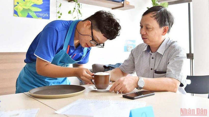 Imago Work trang bị cho học viên các kỹ năng cần thiết để có thể phần nào giúp họ chủ động giải quyết được các công việc hằng ngày của mình.