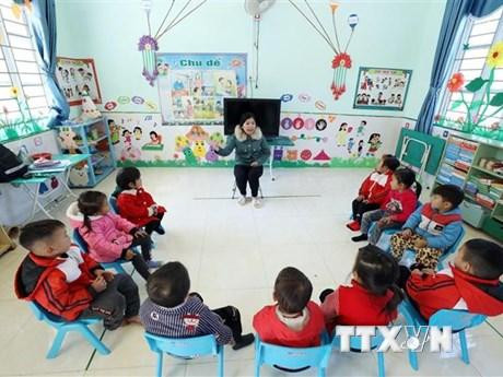 Một buổi học lớp ghép 2 + 3 + 4 tuổi của điểm trường Lũng Slàng thuộc trường Mầm non xã Tri Phương (Tràng Định, Lạng Sơn). (Ảnh: TTXVN phát)
