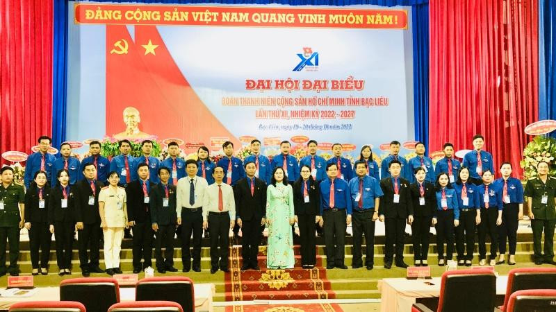 Lãnh đạo tỉnh với Ban Chấp hành Tỉnh đoàn Bạc Liêu nhiệm kỳ mới.