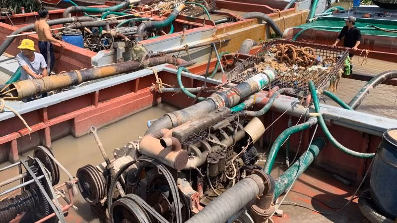 Các phương tiện bị tạm giữ để xử lý theo quy định.