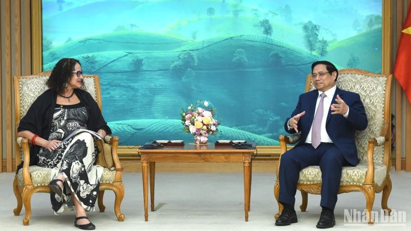 Thủ tướng Phạm Minh Chính tiếp Bộ trưởng Khoa học, Công nghệ và Đổi mới, Chủ tịch Đảng Cộng sản Brazil Luciana Santos.