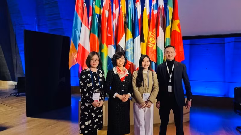 Đại sứ Lê Thị Hồng Vân và các thành viên của Đoàn Việt Nam tham dự phiên họp ngày 10/2.