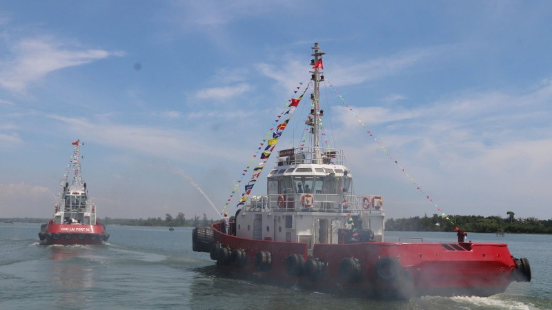 Việc giao lưu, xuất khẩu hàng hóa thuận lợi hơn sau khi cảng quốc tế Chu Lai được đầu tư nâng cấp. (Ảnh: TẤN NGUYÊN)