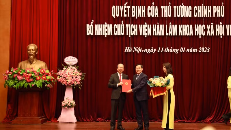 Công bố quyết định của Thủ tướng Chính phủ bổ nhiệm Chủ tịch Viện Hàn lâm Khoa học xã hội Việt Nam
