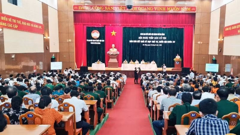 Đồng chí Võ Văn Thưởng và Đoàn đại biểu Quốc hội thành phố Đà Nẵng tiếp xúc cử tri ở Đà Nẵng.