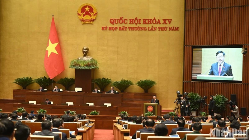 Chủ tịch Quốc hội Vương Đình Huệ phát biểu khai mạc Kỳ họp bất thường lần thứ 5, Quốc hội khóa XV. (Ảnh: DUY LINH)