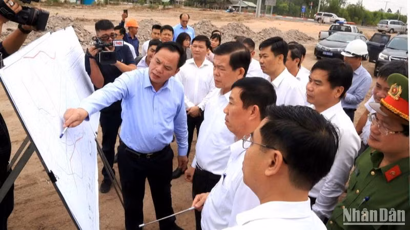 Lãnh đạo tỉnh Đồng Nai kiểm tra tiến độ công trình giao thông kết nối Cảng hàng không quốc tế Long Thành.