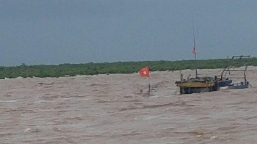 Khu vực tàu Hà An 01 bị chìm nằm gần phao số 0 luồng cảng Diêm Điền, huyện Thái Thụy, tỉnh Thái Bình. (Ảnh: Bộ Chỉ huy Bộ đội Biên phòng tỉnh Thái Bình cung cấp)