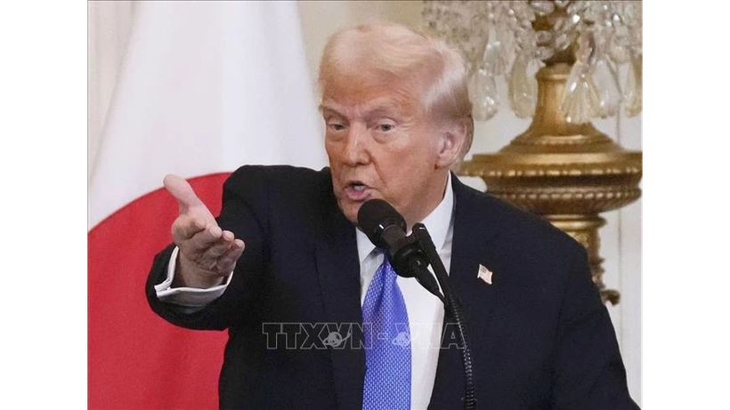 Tổng thống Mỹ Donald Trump phát biểu trong cuộc họp báo tại Nhà Trắng. (Ảnh: Kyodo/TTXVN)