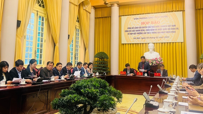 Toàn cảnh buổi họp báo.