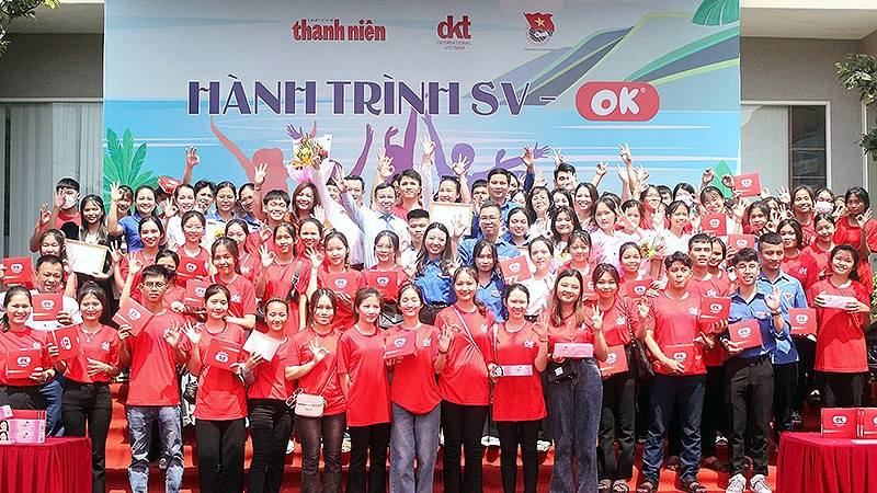 Sinh viên Quảng Bình hào hứng tham gia chương trình.