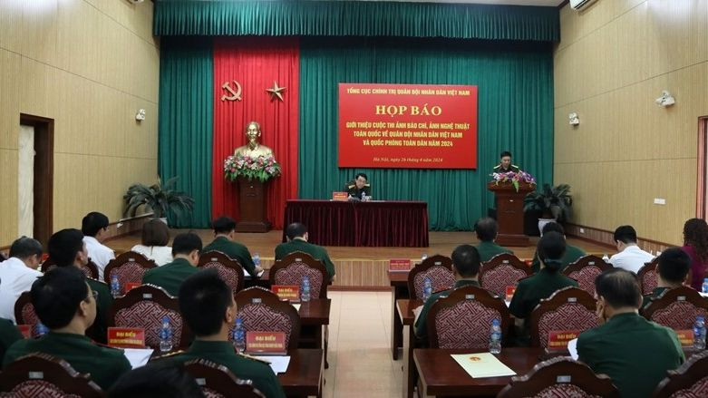 Toàn cảnh họp báo.