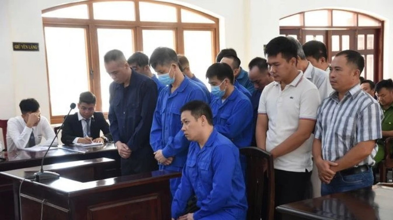 Các bị cáo tại tòa.