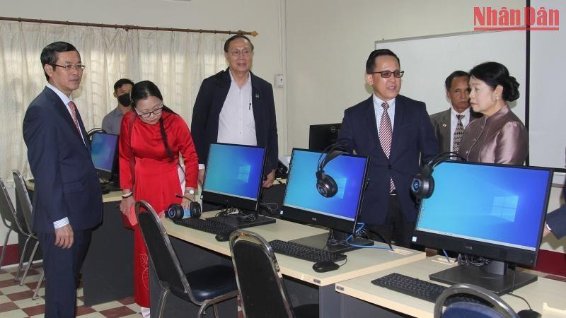 Trung tâm được Trường Đại học Cửu Long đầu tư trang thiết bị hiện đại phục vụ tốt việc bồi dưỡng học viên. (Ảnh: BÁ DŨNG)