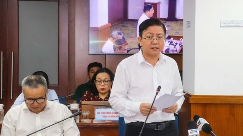 Phó giám đốc Sở Nội vụ Thành phố Nguyễn Bắc Nam thông tin về chính sách hỗ trợ cán bộ, công chức dôi dư.