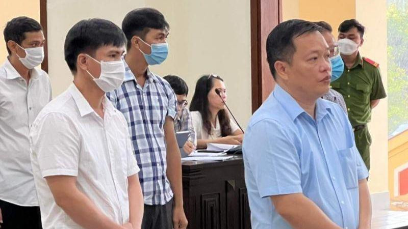 Các bị cáo tại phiên xét xử phúc thẩm.