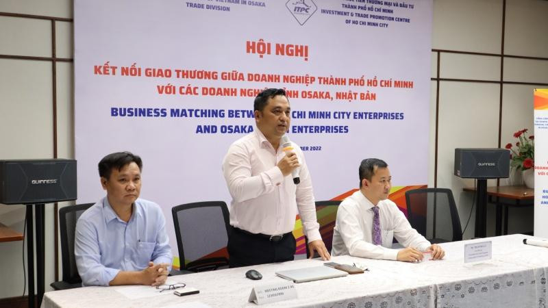 Đại diện doanh nghiệp Thành phố Hồ Chí Minh phát biểu tại hội nghị kết nối giao thương giữa doanh nghiệp thành phố với các doanh nghiệp tại Osaka (Nhật Bản). 
