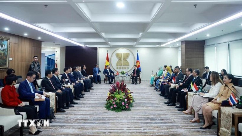 Tổng Bí thư Tô Lâm gặp Tổng Thư ký ASEAN ASEAN Kao Kim Hourn và Ủy ban đại diện thường trực bên cạnh ASEAN (CPR). (Ảnh: Thống Nhất/TTXVN)