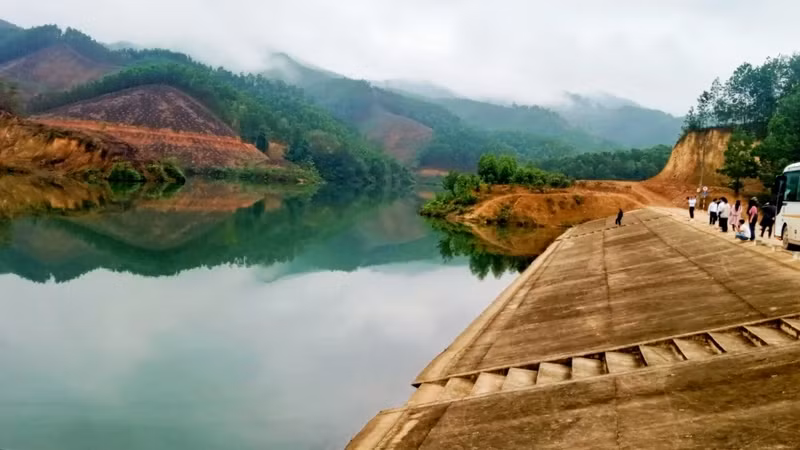 Một số công trình, dự án trên địa bàn tỉnh Thái Nguyên bị 8 bị can mượn danh, mạo danh phóng viên tìm hiểu sai sót nhằm mục đích trục lợi.