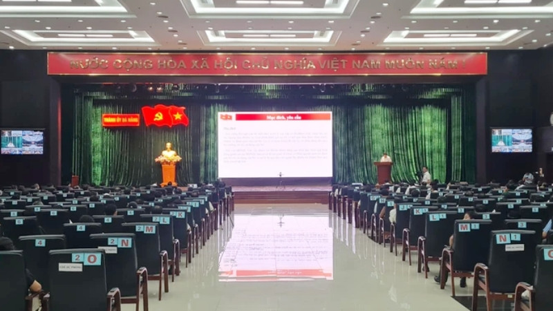 Hội nghị quán triệt, triển khai các văn bản mới của Trung ương, của Thành ủy Đà Nẵng.