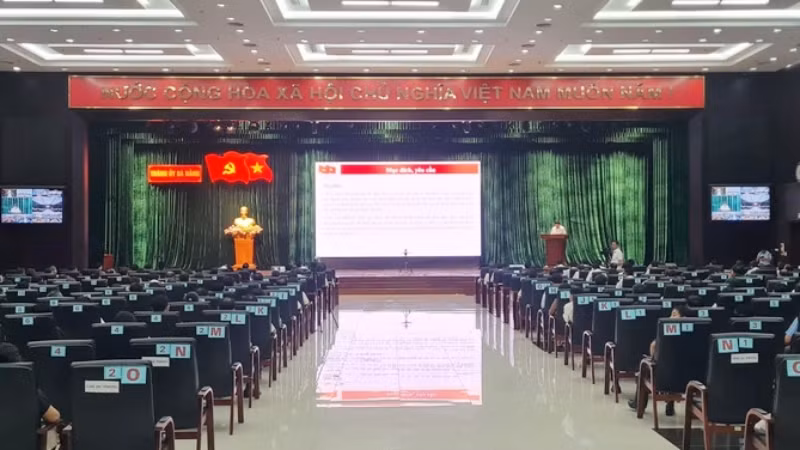 Hội nghị quán triệt, triển khai các văn bản mới của Trung ương, của Thành ủy Đà Nẵng.