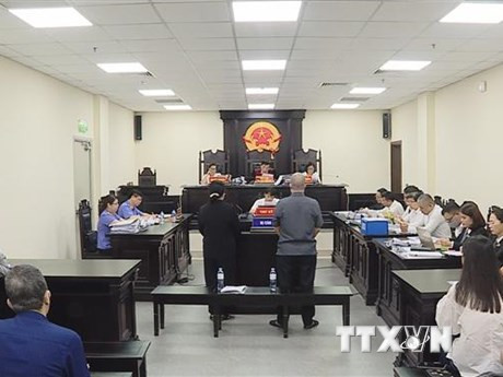 Quang cảnh phiên tòa ngày 10/4. (Ảnh: Kim Anh/TTXVN)