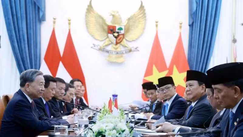 Tổng Bí thư Tô Lâm và Tổng thống Cộng hòa Indonesia, Chủ tịch Đảng Phong trào Indonesia vĩ đại (Gerindra) Prabowo Subianto hội đàm. (Ảnh: Thống Nhất/TTXVN)