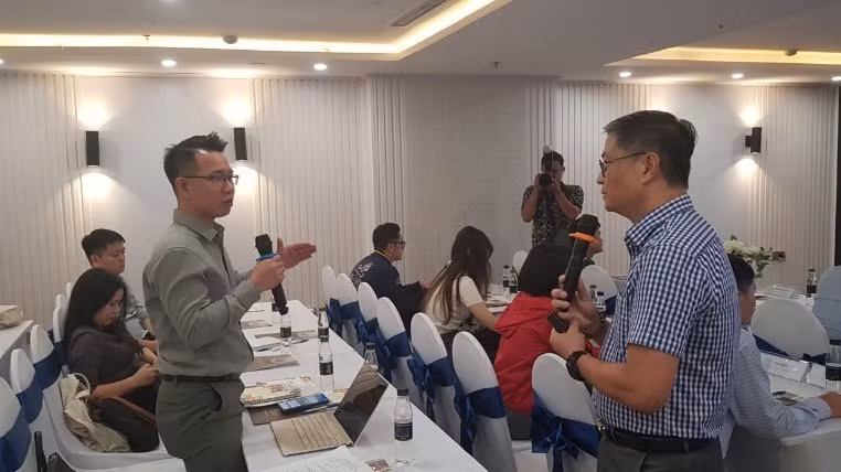 Chuyên gia cao cấp về an toàn thông tin của VNISA Ngô Việt Khôi trao đổi với khách mời.