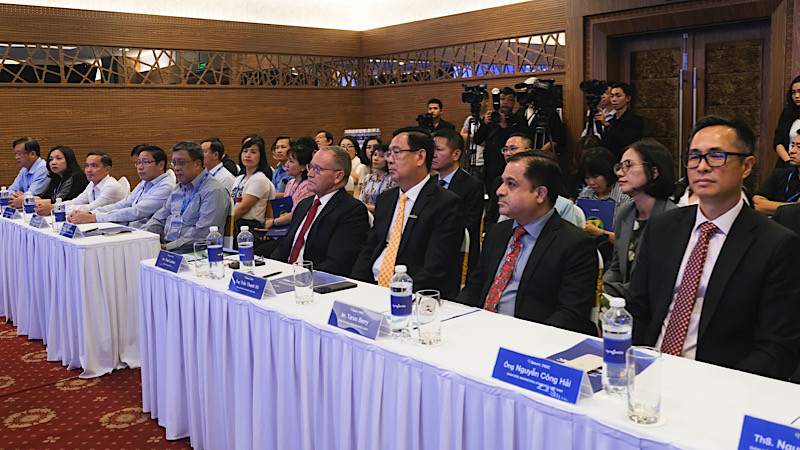 Hội thảo “Tìm giải pháp hữu hiệu diệt cỏ trên đồng lúa”.