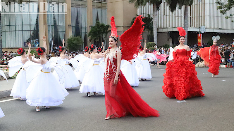 Các hoạt động văn hóa đặc sắc tại Lễ hội Cà-phê Buôn Ma Thuột lần thứ 9 năm 2025 thu hút đông đảo du khách đến với tỉnh Đắk Lắk.