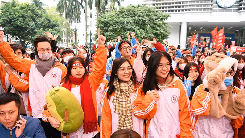 Đông đảo các bạn trẻ tham gia chương trình Chủ nhật Đỏ.