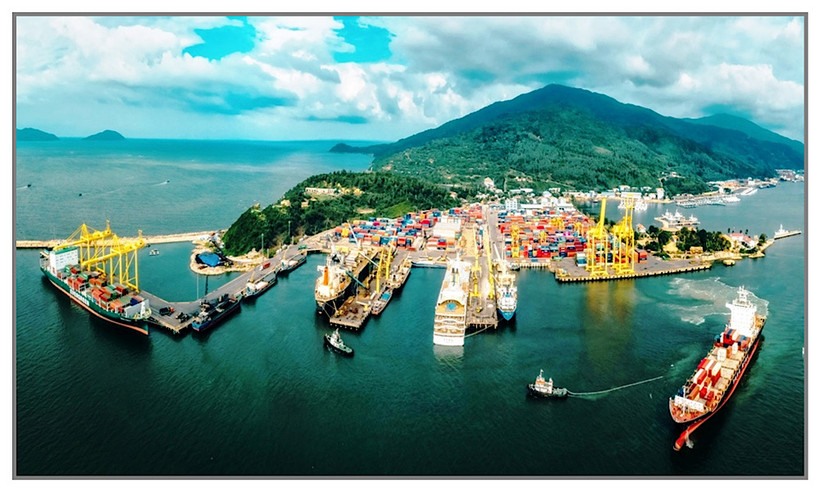Cảng Đà Nẵng, đầu mối giao thương quan trọng của Đà Nẵng và khu vực miền trung-Tây Nguyên.