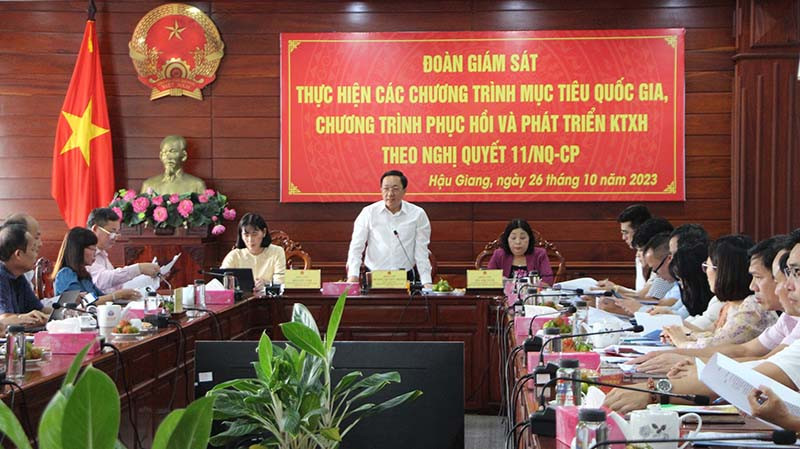 Quang cảnh buổi làm việc.