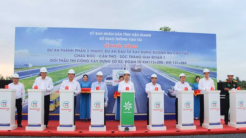 Nghi thức khởi công Dự án thành phần 3.